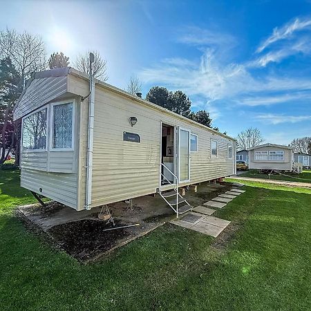 Great 8 Berth Caravan In Norfolk Near To Great Yarmouth Ref 20178Bs Hopton on Sea Bagian luar foto