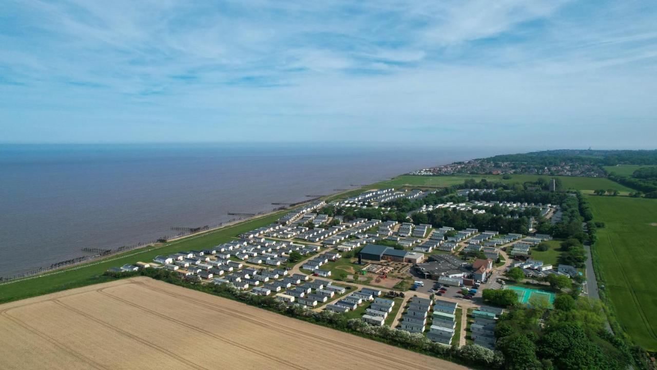 Great 8 Berth Caravan In Norfolk Near To Great Yarmouth Ref 20178Bs Hopton on Sea Bagian luar foto